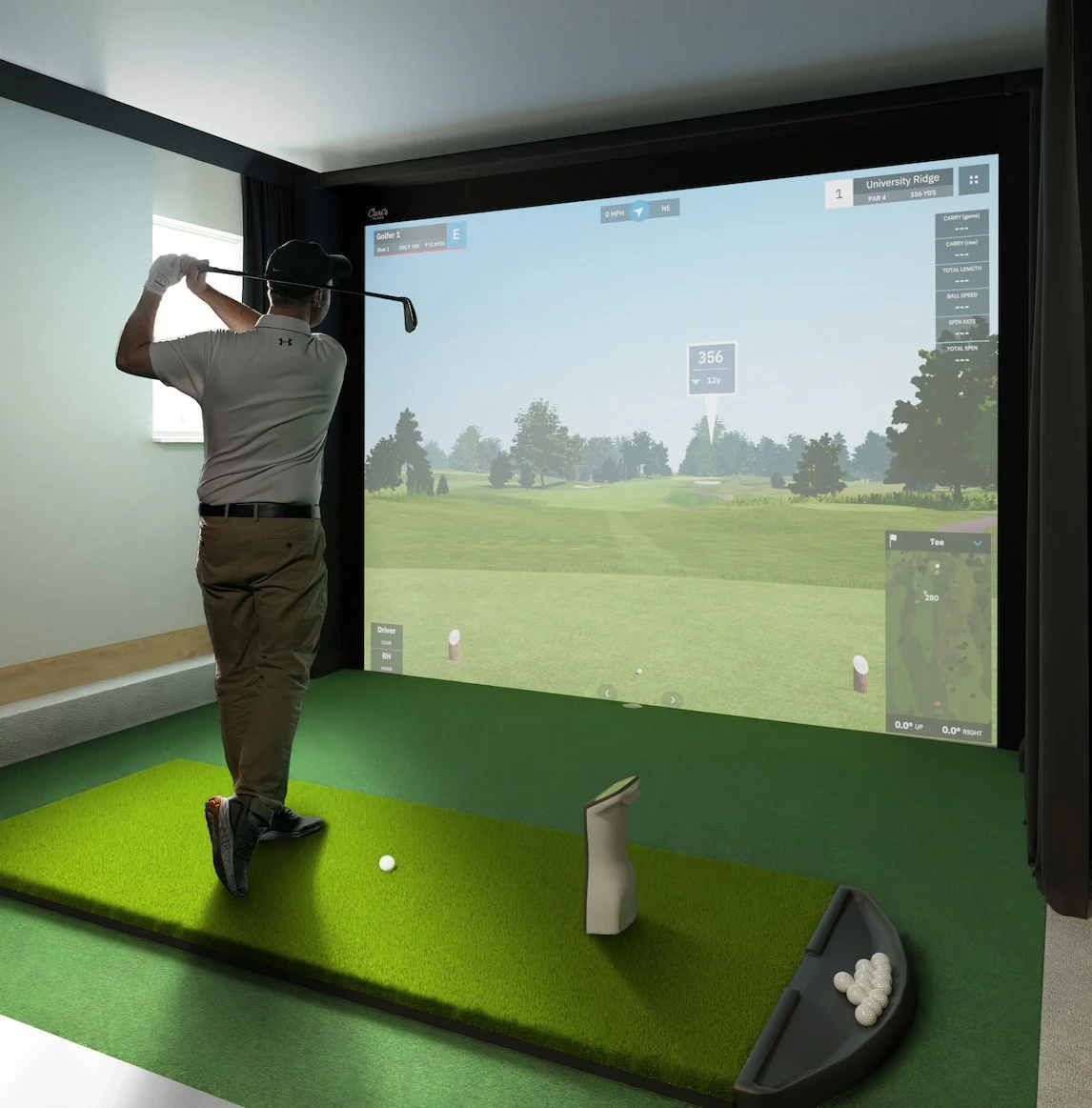 Your Personal Indoor Golf Bay
