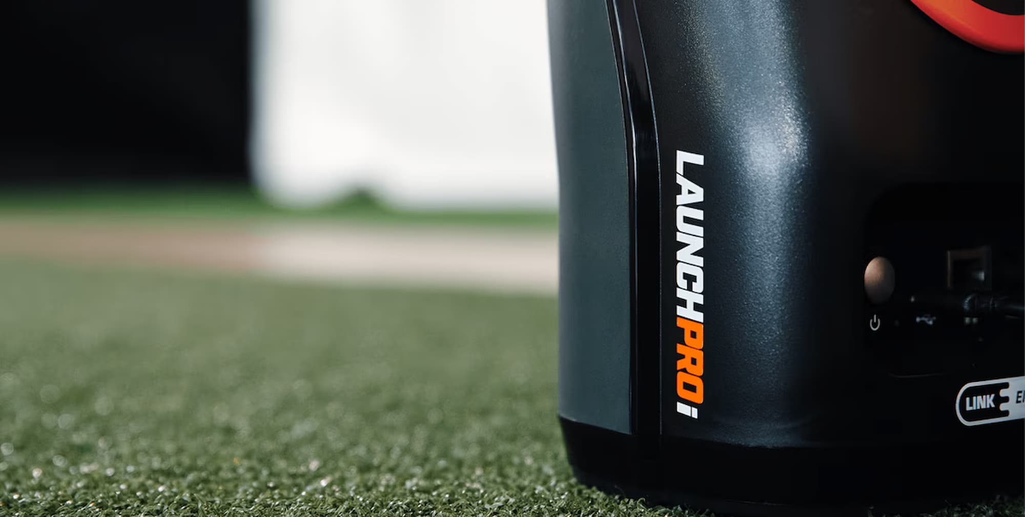 Bushnell LPi launch monitor with golfer in action