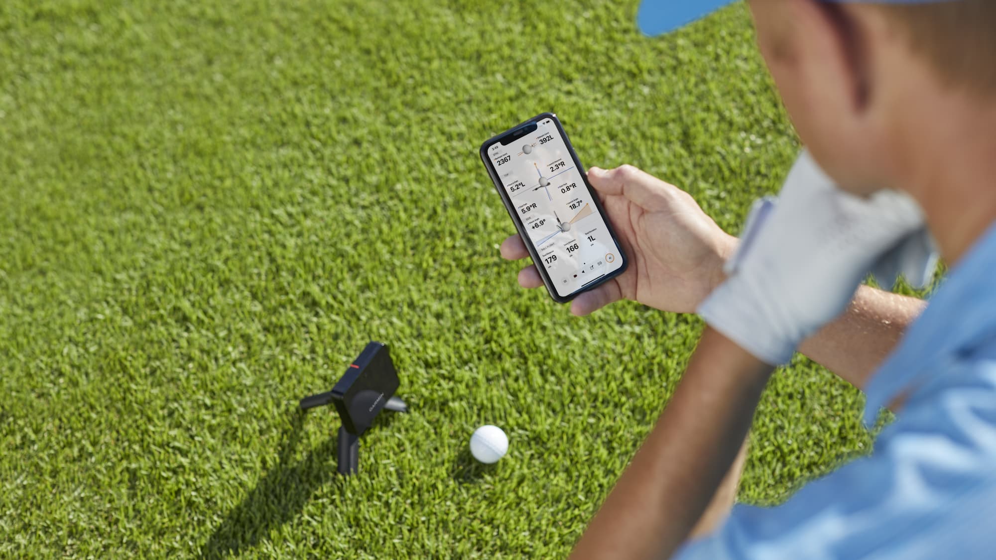 Garmin R10 Launch Monitor with phone and stats